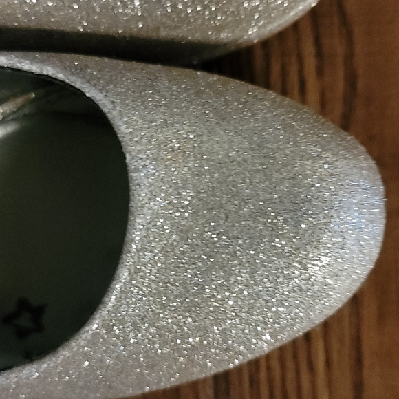 Gold Sparkle Platform Heels - Picture 2 of 4